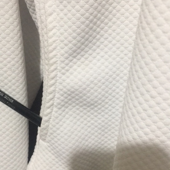 White and black long sleeve Jacket - Picture 11 of 11